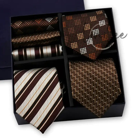 Tie and pocket square gift set.