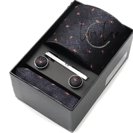 Men’s tie and accessories gift set.