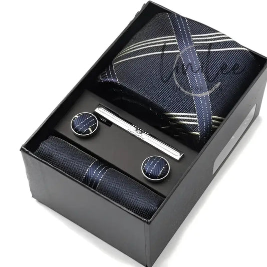 Men’s tie and accessories gift set.