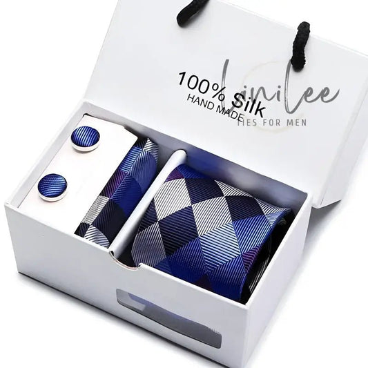 Men’s tie and cufflink gift set.